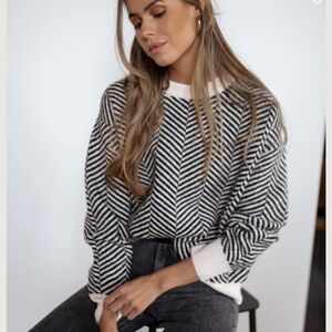 Easy Clothes Chevron Sweater Black & Ecru NWT  O/S  So Soft & Cozy!